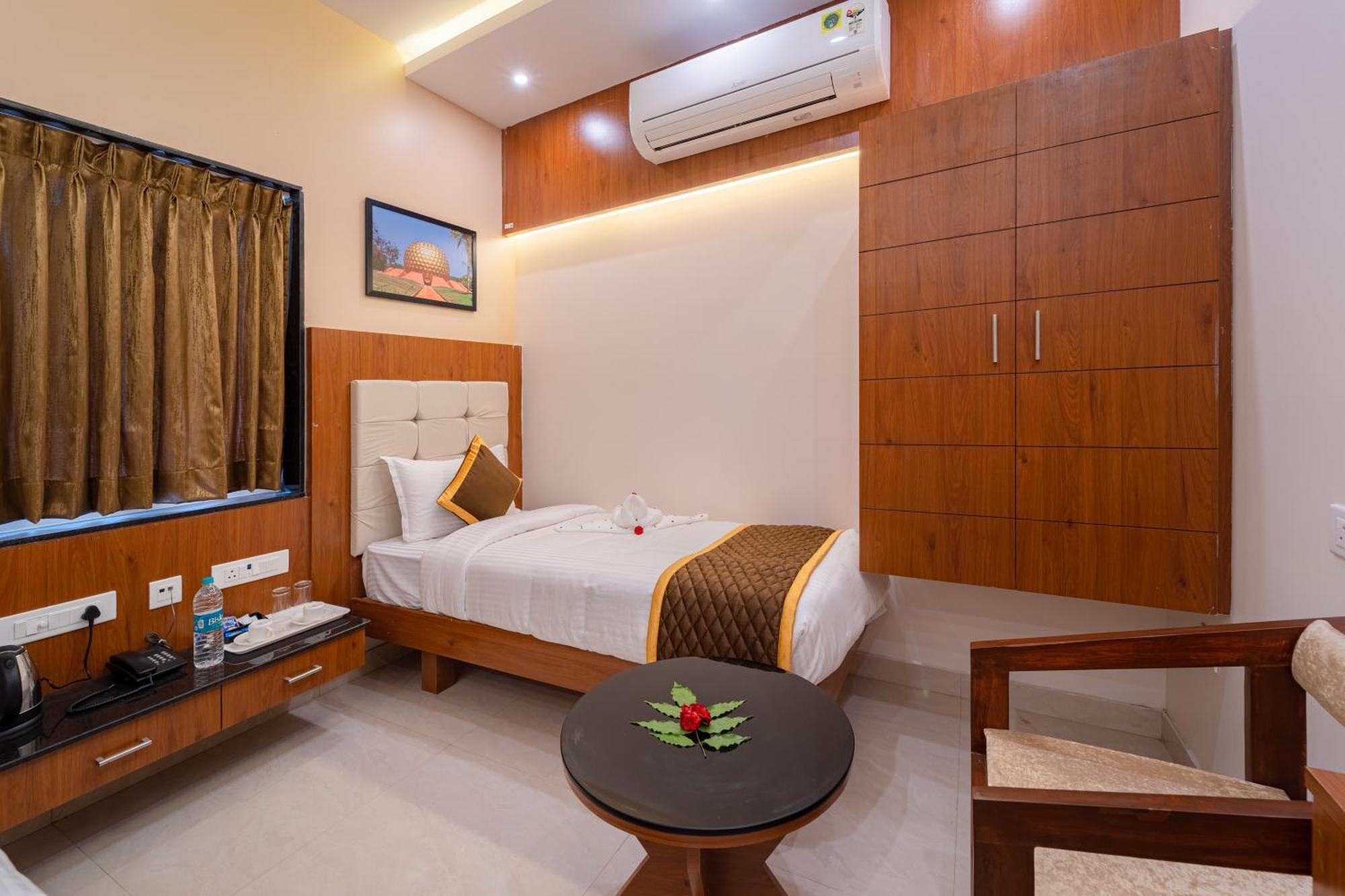 Welcome Grand Residency Puducherry Zewnętrze zdjęcie
